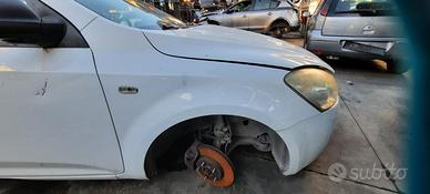 KIA CEED 2007 - PARAFANGO DESTRO