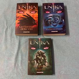 Trilogia “Unika”, E. J. Allibis, De Agostini