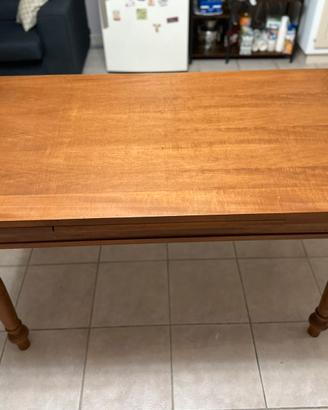 Tavolo in legno artigianale