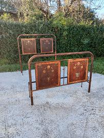 Oggetti antichi  in legno e ferro battuto 