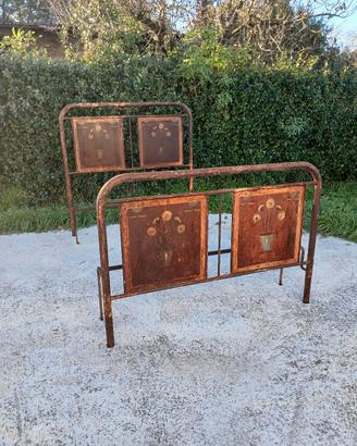 Oggetti antichi  in legno e ferro battuto 