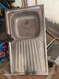 lavandino cucina e cappa