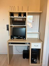 Scrivania PC con libreria e piano estraibile