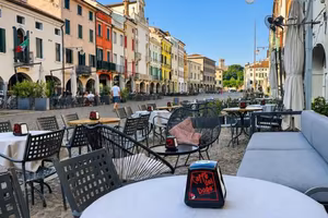 Attività / Licenza di 120 m² con 3 locali a Este