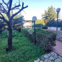 VILLA A SCHIERA A FOGGIA
