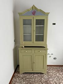Credenza dipinta a mano