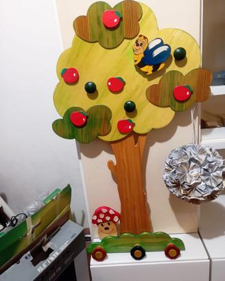 Appendiabiti in legno per bambini