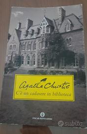 "C'è un cadavere in biblioteca" di Agatha Christie
