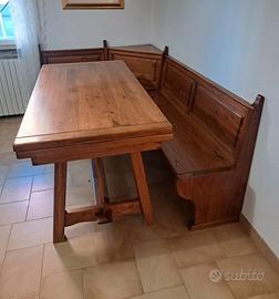 Tavolo in massello di castagno con giropanca