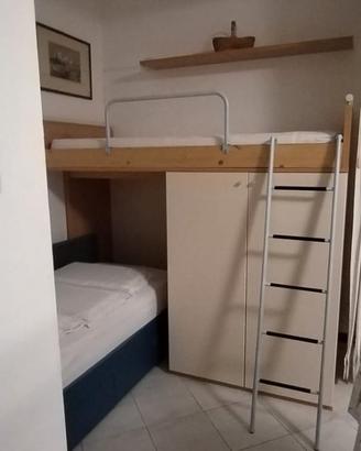 Letto a castello con armadio incorporato