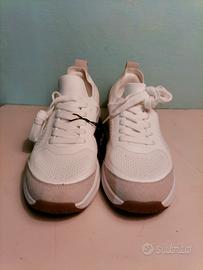 Sneakers OVS bianche look Casua. l 44