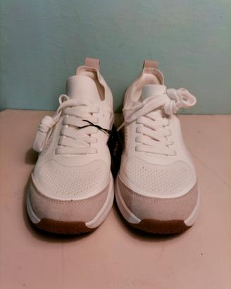 Sneakers OVS bianche look Casua. l 44