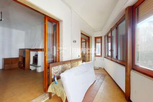 PENTALOCALE SENZA SPESE IN CENTRO DA RISTRUTTURARE