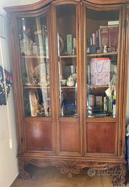 Vetrina in noce marrone