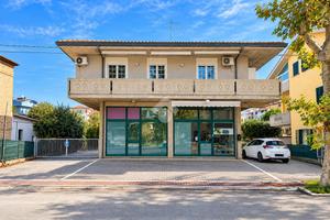 3 LOCALI A GIULIANOVA