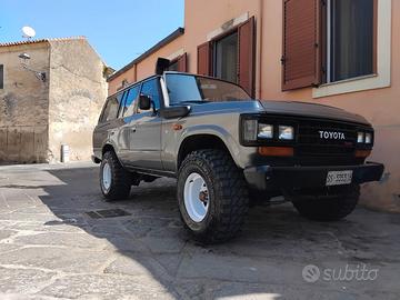 Toyota land cruiser hj61