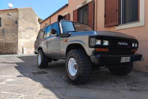 Toyota land cruiser hj61
