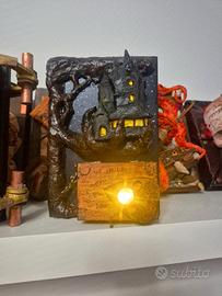 “The Whispering House"Grimorio Esoterico con luce