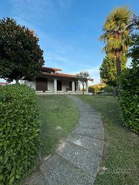 Casa singola ampi spazi e giardino di 2000 mq