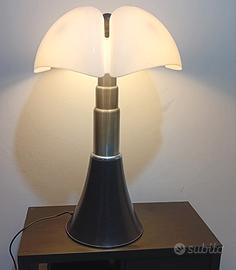 Pipistrello lampada martinelli Gae Aulenti