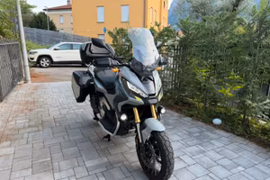 Honda x adv 750 special edition
