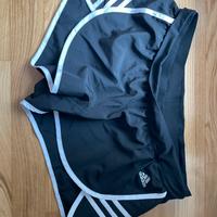 Pantaloncini corto, Adidas