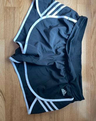 Pantaloncini corto, Adidas