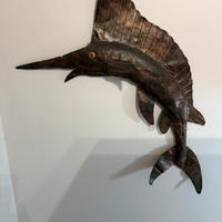 Scultura da parete in metallo raffigurante marlin