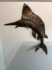 Scultura da parete in metallo raffigurante marlin