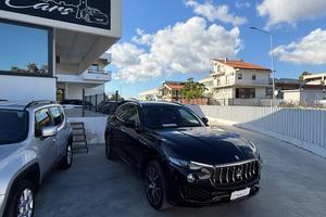 Maserati Levante V6 Diesel 275 CV AWD Gransport