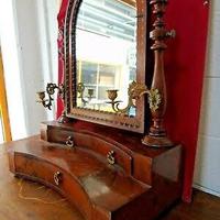 Antica toletta specchiera curva