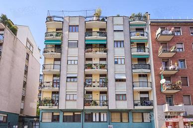 Immobile di 91 m² con 5 locali a Milano