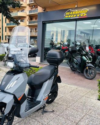 PEUGEOT Tweet 200 TUTTO INCLUSO ANCHE PASSAGGIO!