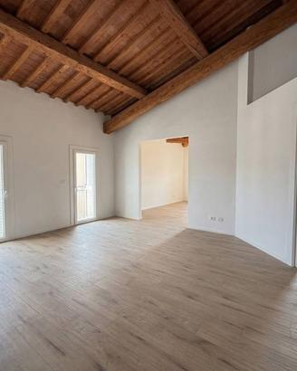 Appartamento di 117 m² con 4 locali e box auto a Z