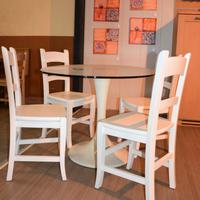 TAVOLO CON PIANO IN CRISTALLO OVALE