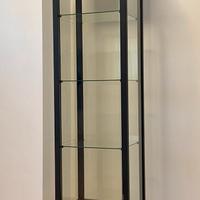 Vetrina espositiva moderna