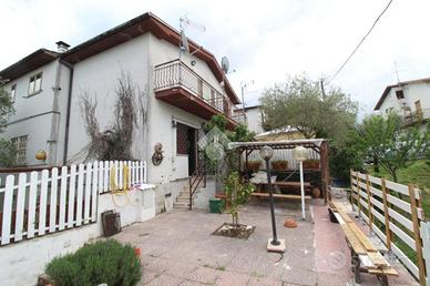 2 LOCALI A POGGIO NATIVO