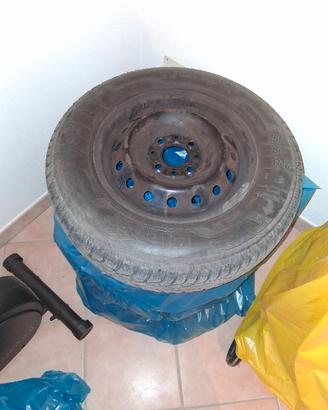  gomme invernali e cerchi kleber