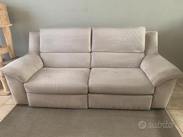 Divano con sedute relax