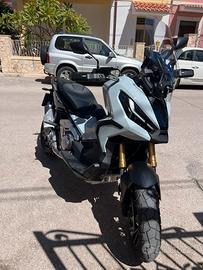 Xadv 750