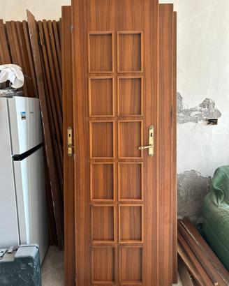 Porte in legno e a soffietto con e senza telaio