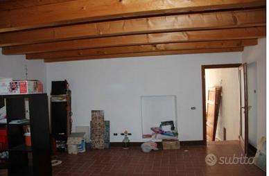 Magazzino completamente