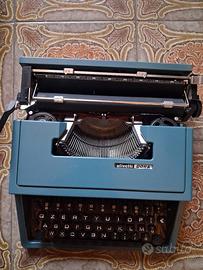 macchina da scrivere olivetti DORA