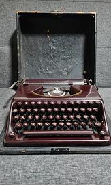 Macchina per scrivere Olympia Plana