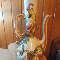 brocca in ceramica, dipinta a mano