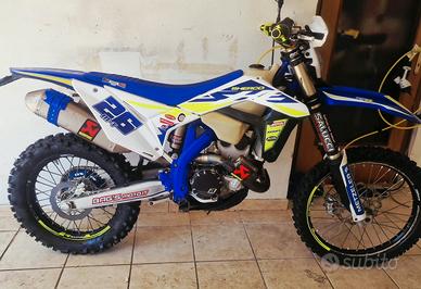 moto sherco  con moto stradale 