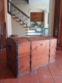 baule vintage in legno
