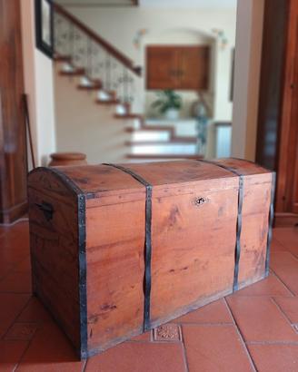 baule vintage in legno