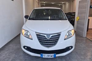 Lancia Ypsilon 1.2 69 CV 5 porte S&S Silver