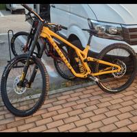 Commencal Supreme  V5 ohlins 